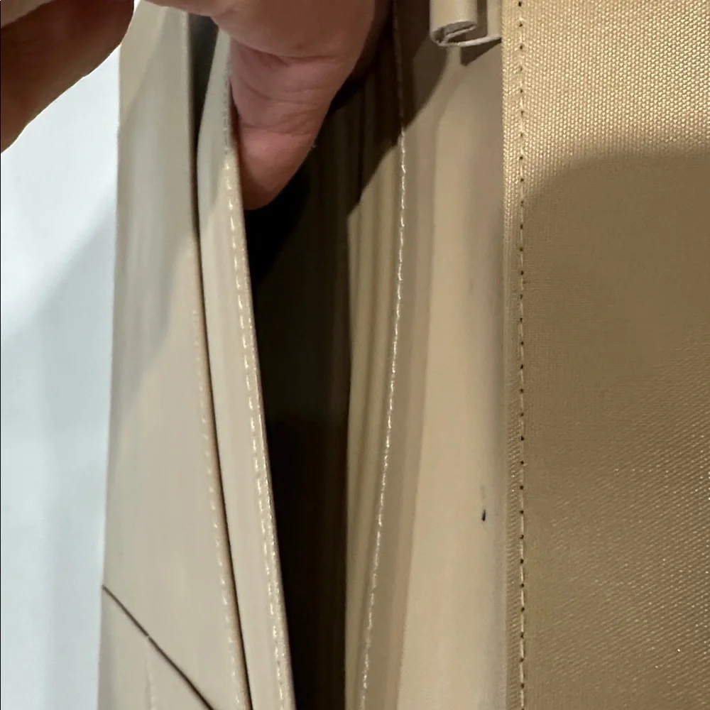 Buxton Camel Snakeskin Pattern Padfolio with Pockets, ID Slot, Pen Holder
